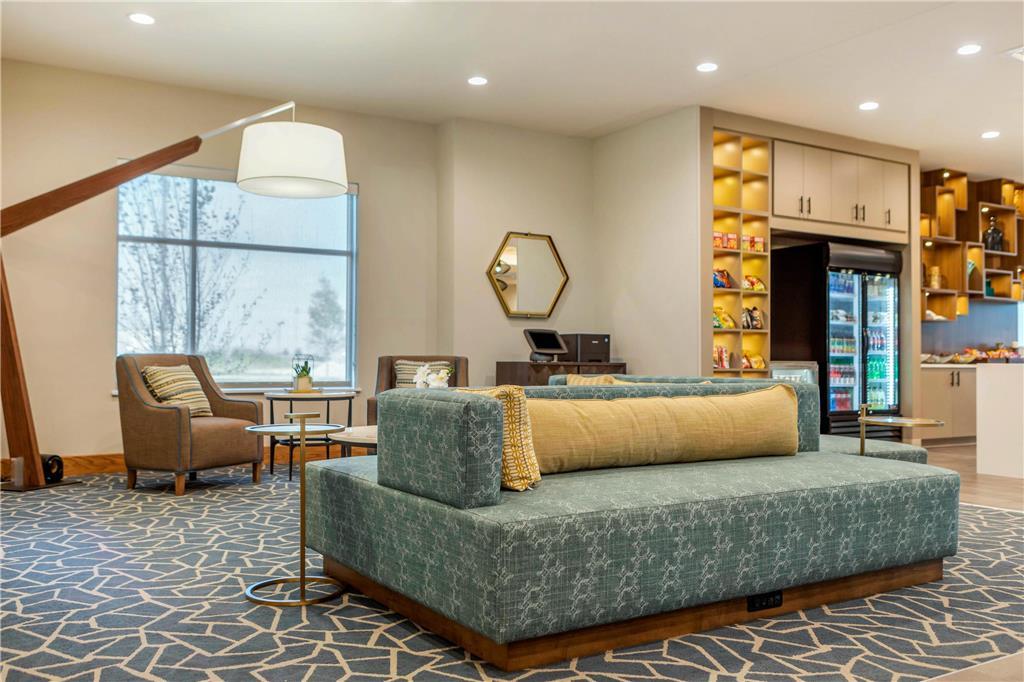 Cambria Hotel Davenport Quad Cities Bettendorf Interior photo