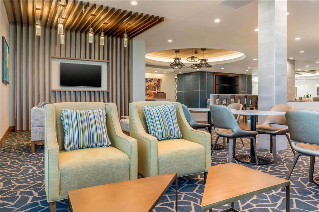 Cambria Hotel Davenport Quad Cities Bettendorf Interior photo